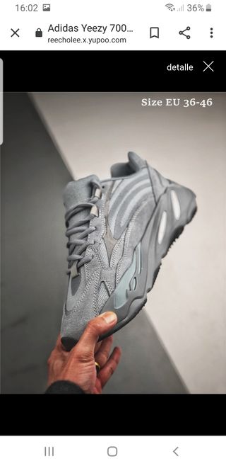 yeezy 700 inertia giá
