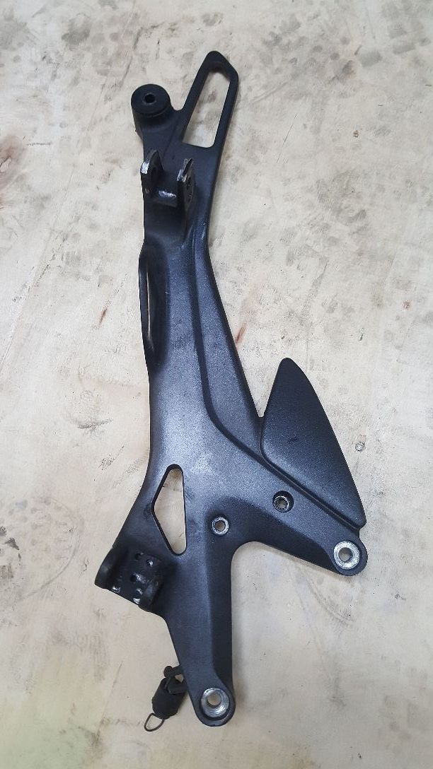 estribera derecha honda cbf 600 s