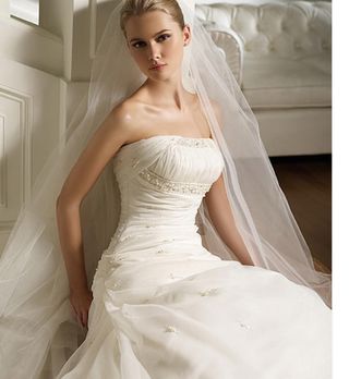 Vestido novia seda natural salvaje de segunda mano por 500 EUR en Armilla  en WALLAPOP