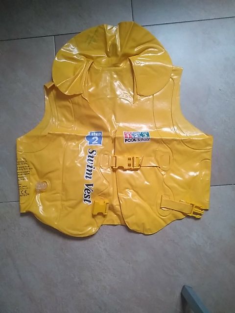 FLOTADOR - CHALECO HINCHABLE