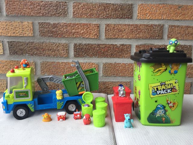 Basurillas y camión " The trash pack "