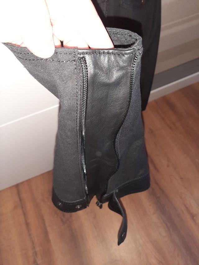 CHALECO NEGRO,de peletería.