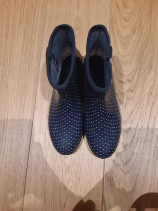 Botas de agua, practicamente nuevas.