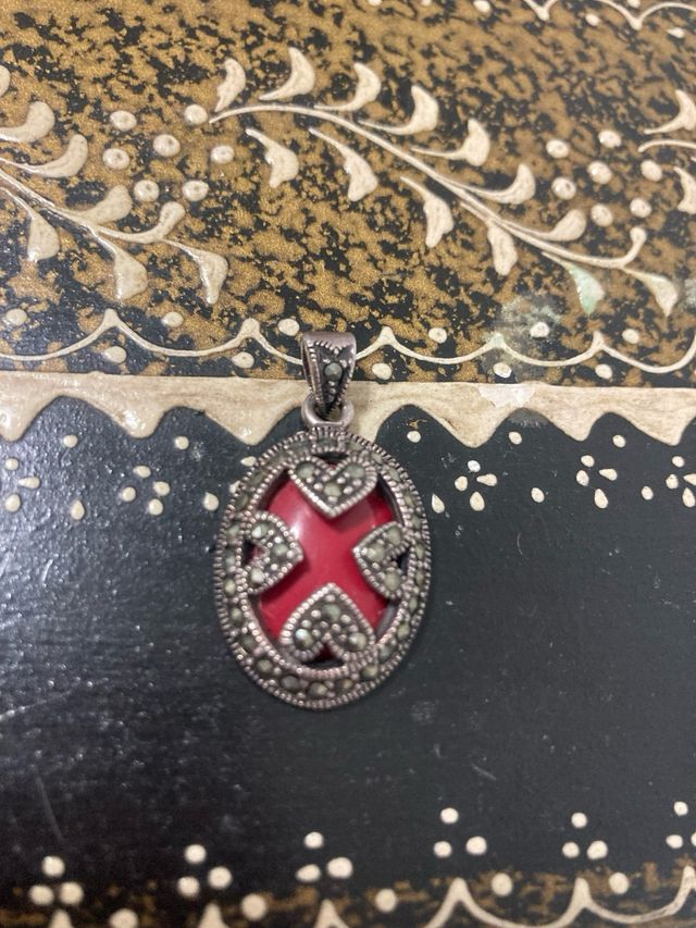 Colgante coral y circonitas