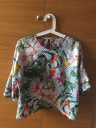 Blusa zara de segunda mano por 5 € en Castellón de la Plana Camisa Estampada Zara de segunda mano por 5 € en Castellón