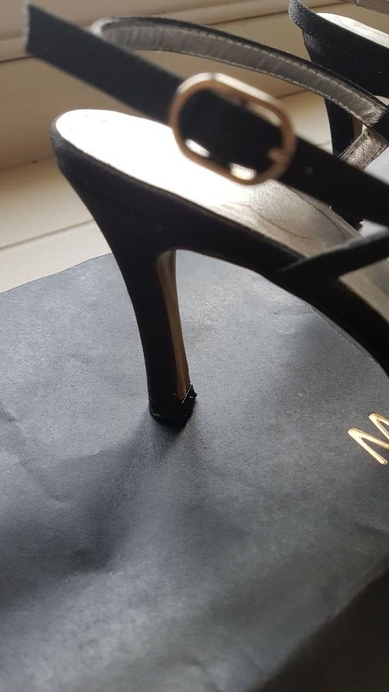 Zapatos de raso número 38.