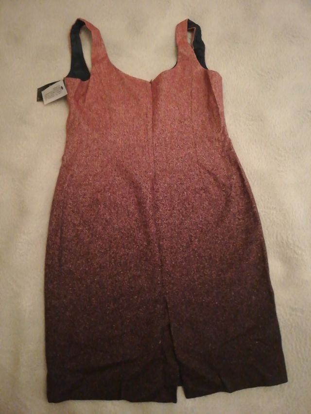 Vestido en tonos granates. Talla 48