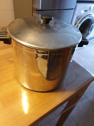 Olla Acero inoxidable de segunda mano por 8 € en Torrejón de Olla acero inoxidable de segunda mano en WALLAPOP