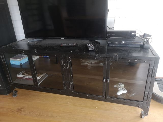 Mesa TV estilo industrial