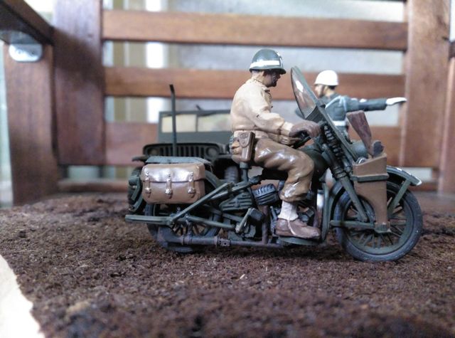 diorama maqueta Jeep harley