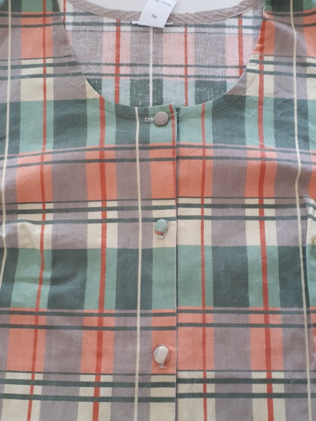 Vestido T. 50 sin mangas de cuadros