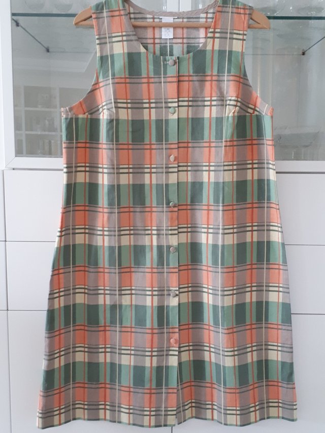 Vestido T. 50 sin mangas de cuadros