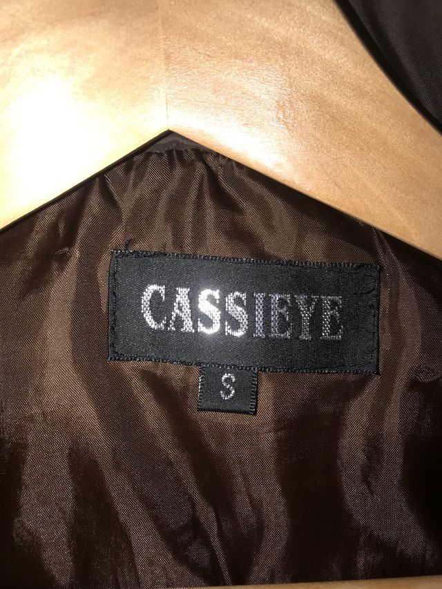 Chaleco marrón con bolsillos