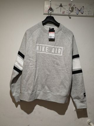 Sudadera Nike Air gris claro de segunda mano por 45 EUR en Alicante en  WALLAPOP