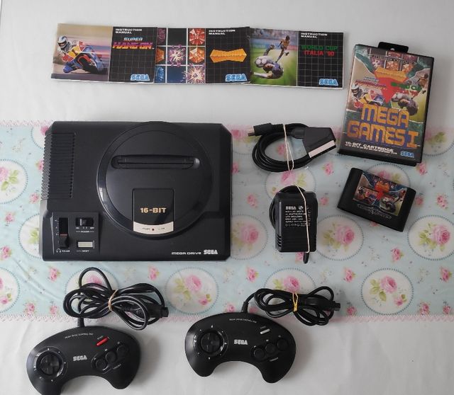 SEGA MEGA DRIVE COMPLETO, CAVI, 2 CONTROLLI E SET