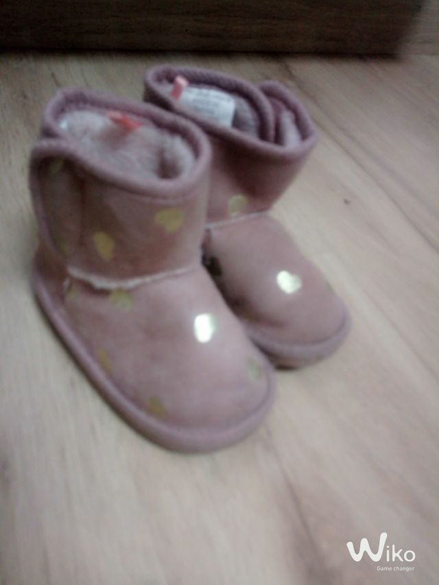 Botitas forro pelo talla 23.