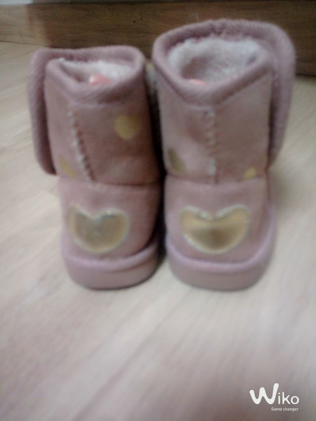 Botitas forro pelo talla 23.