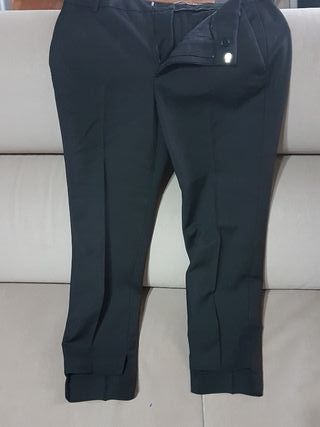 Pantalón negro vestir Zara de segunda mano por 6 EUR en Las Palmas de Gran  Canaria en WALLAPOP
