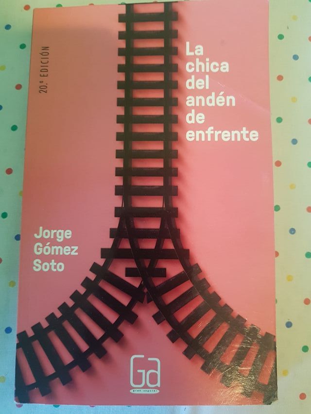 La chica del andén de enfrente