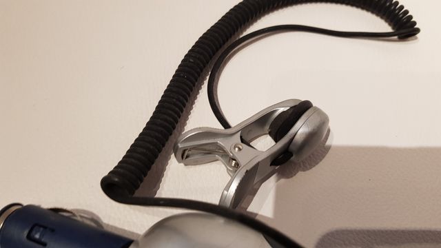 Manos libres teléfono móvil coche