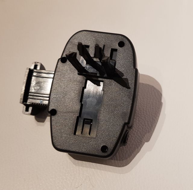 Sujeción teléfono móvil coche