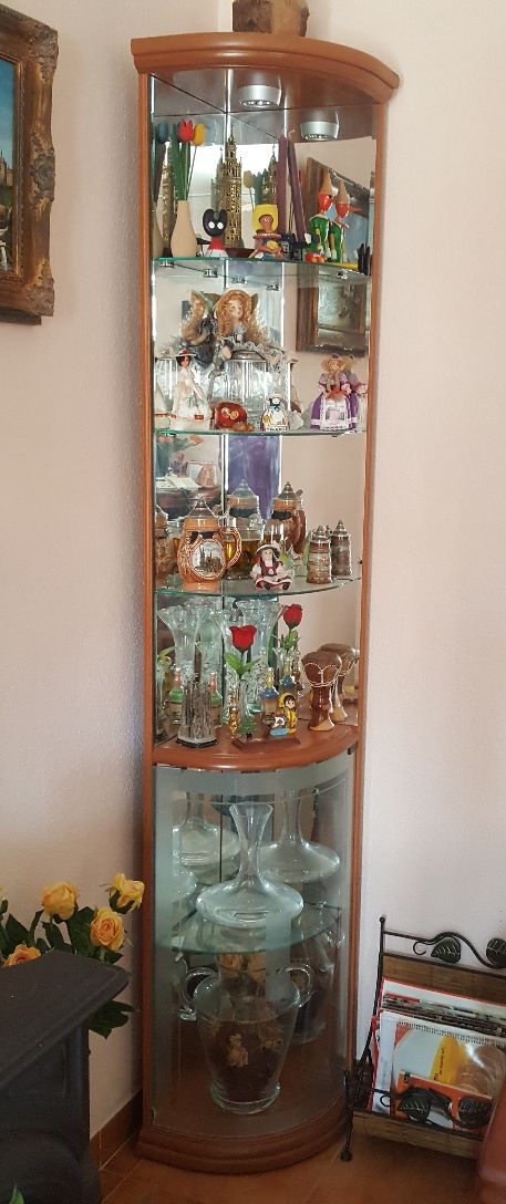 Mueble-Vitrina de esquina. de segunda mano por 100 € en Ronda en WALLAPOP