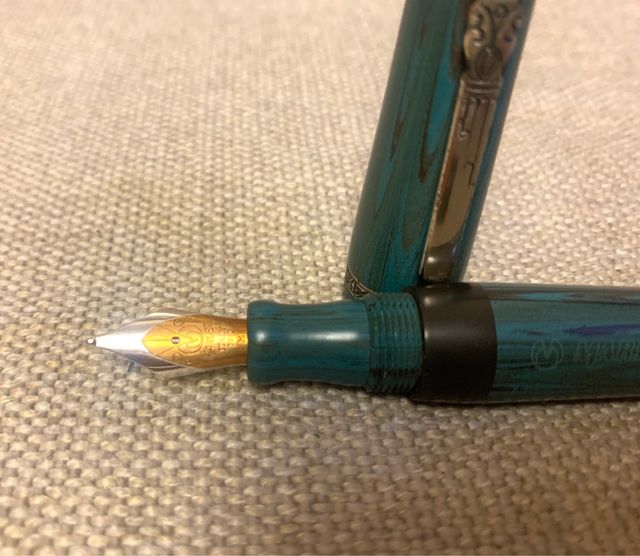 Pluma estilográfica Marlen ebonita 18kt