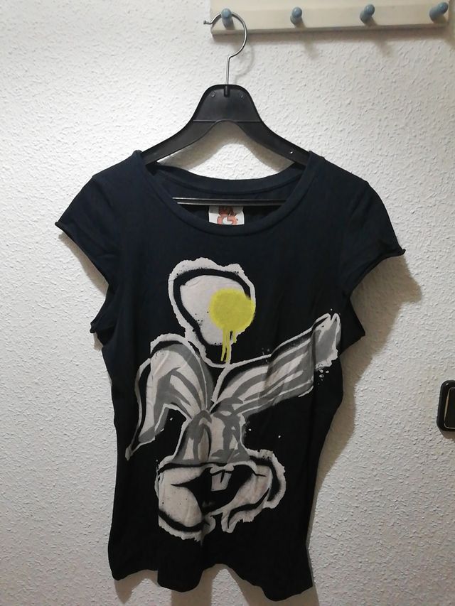 camiseta negra Bugs bunny Zara