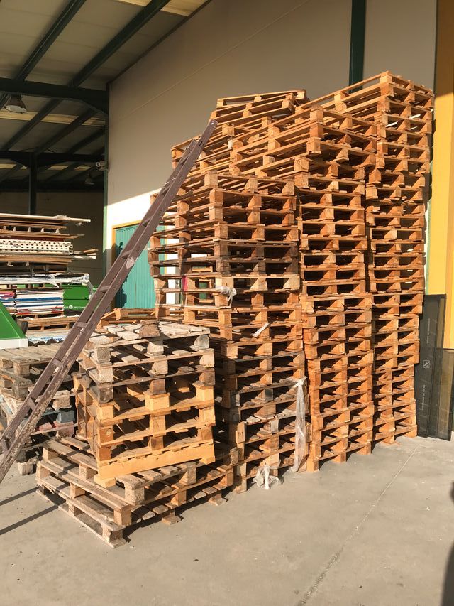 Palets de madera de segunda mano en Madrid en WALLAPOP