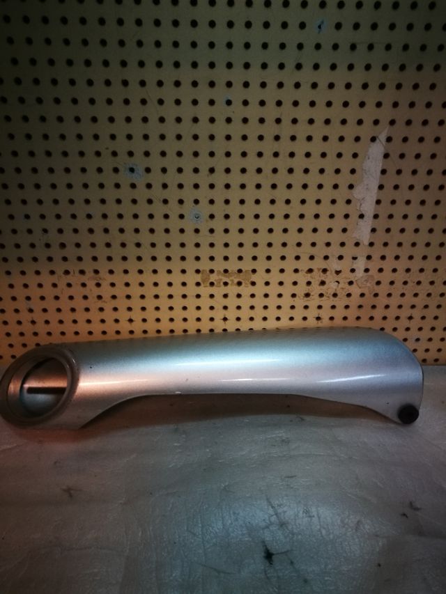 Embellecedor escape Suzuki GSR