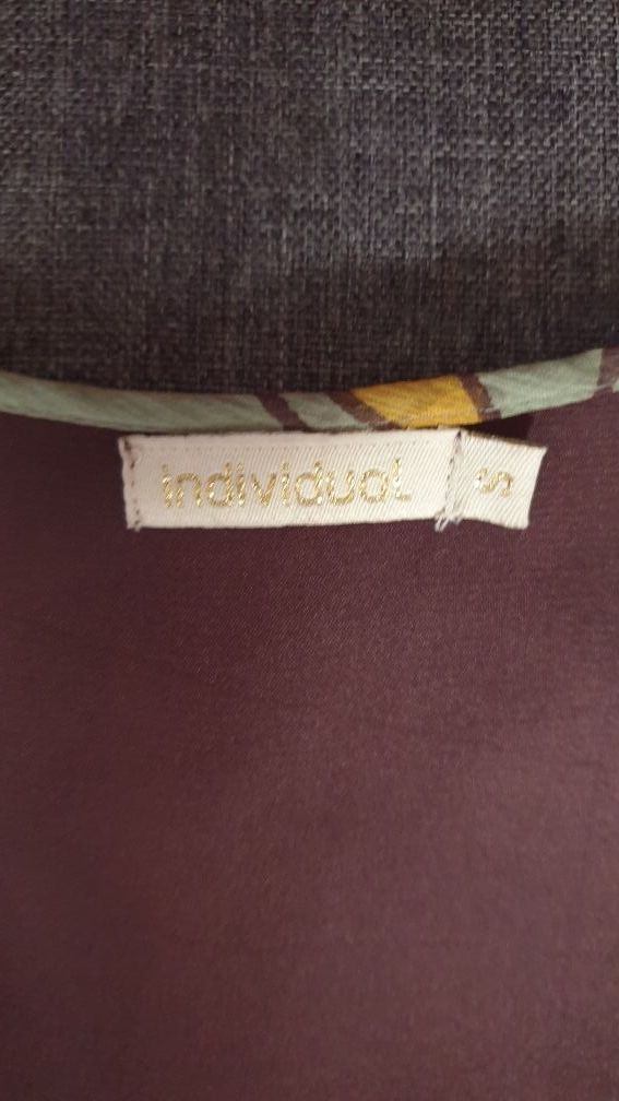 Vestido de gasa en tonos tierra y verdes