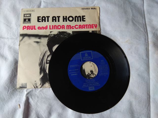 PAUL AND LINDA MCARTNEY - EAT AT HOME  VINILO