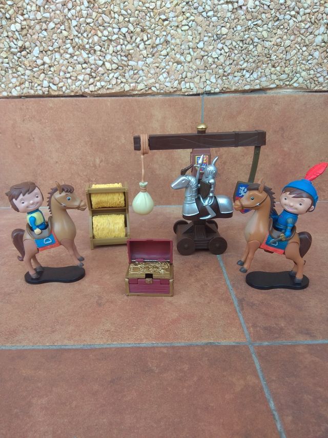 Castillo Mike Caballero