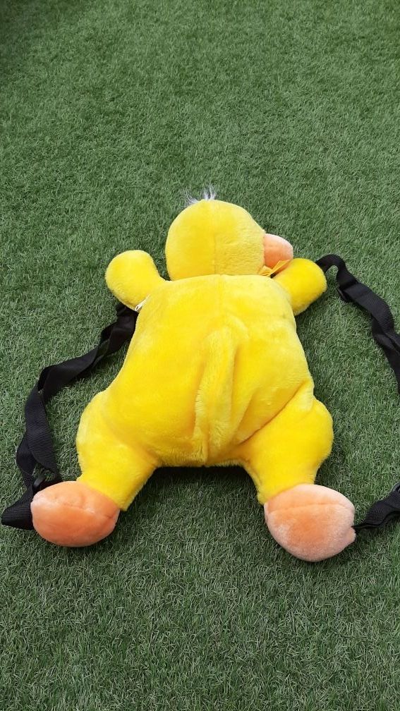 Mochila pollito amarillo