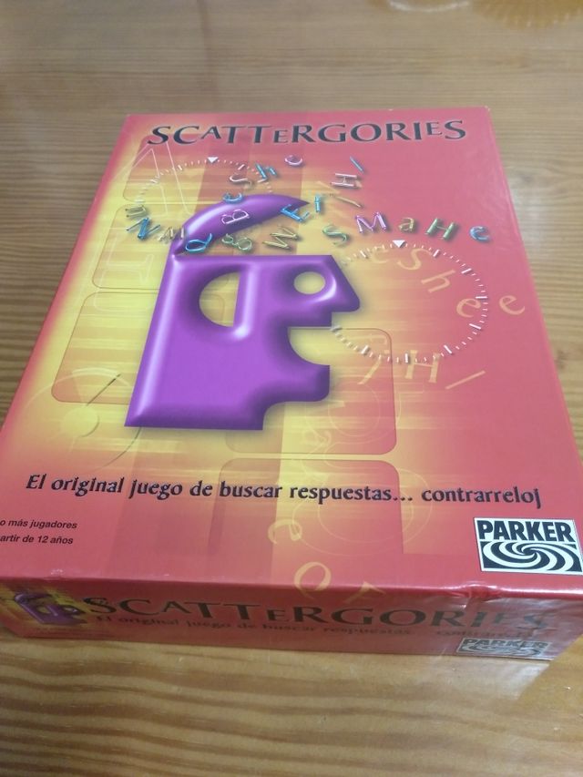 SCATTERGORIES juego de mesa NUEVO