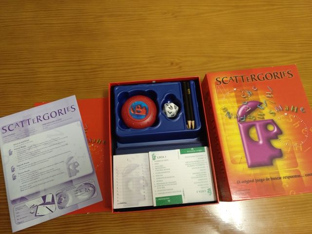 SCATTERGORIES juego de mesa NUEVO