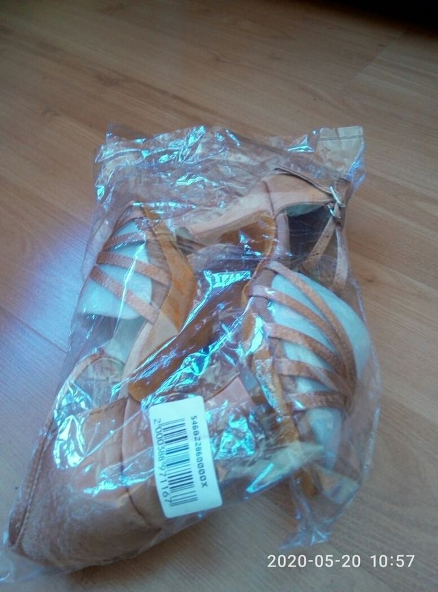 Zapato de mujer con tacón.