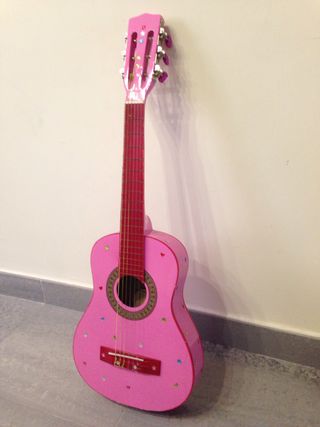 Guitarra niña . de segunda mano por 15 EUR en Valdemoro en WALLAPOP
