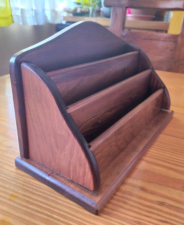 Posa cartas escritorio