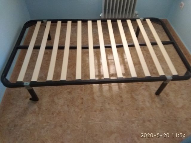 Armazón de Cama de 105 Cm y Colchón de 90 Cm de segunda mano por 50