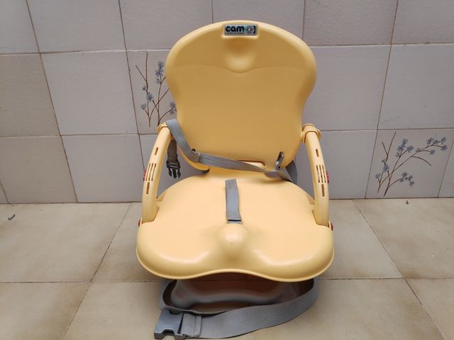 Silla bebé para atar a silla grande.
