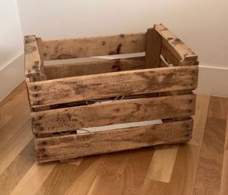Caja madera vintage de segunda mano por 30 € en Madrid en WALLAPOP