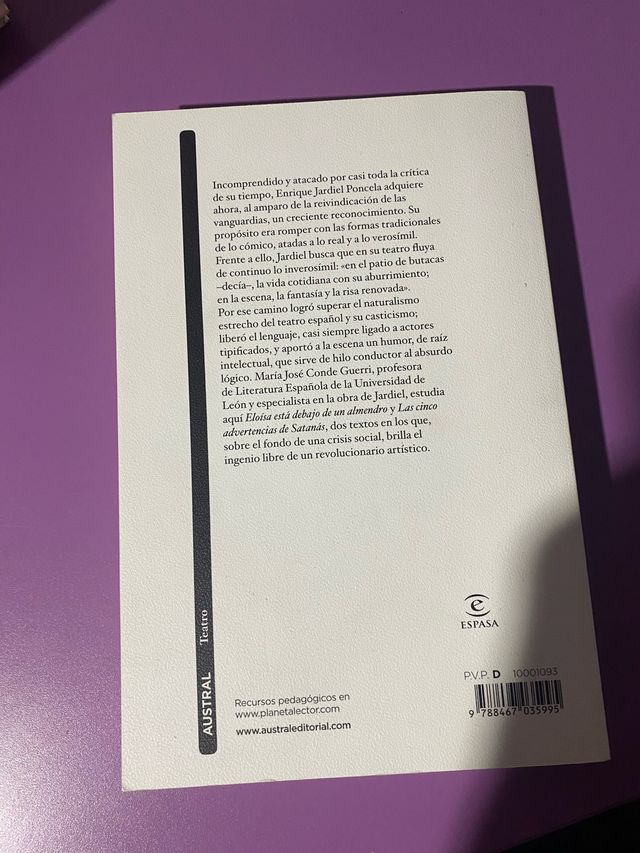 Eloísa está debajo de un almendro