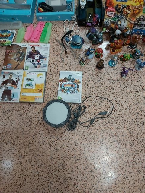wii + juegos + extras NEGOCIABLE