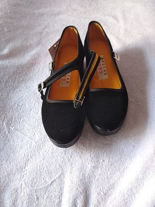 Zapatos para mujer cómodos de segunda mano en Pamplona en Zapatos para mujer cómodos de segunda mano en Pamplona en