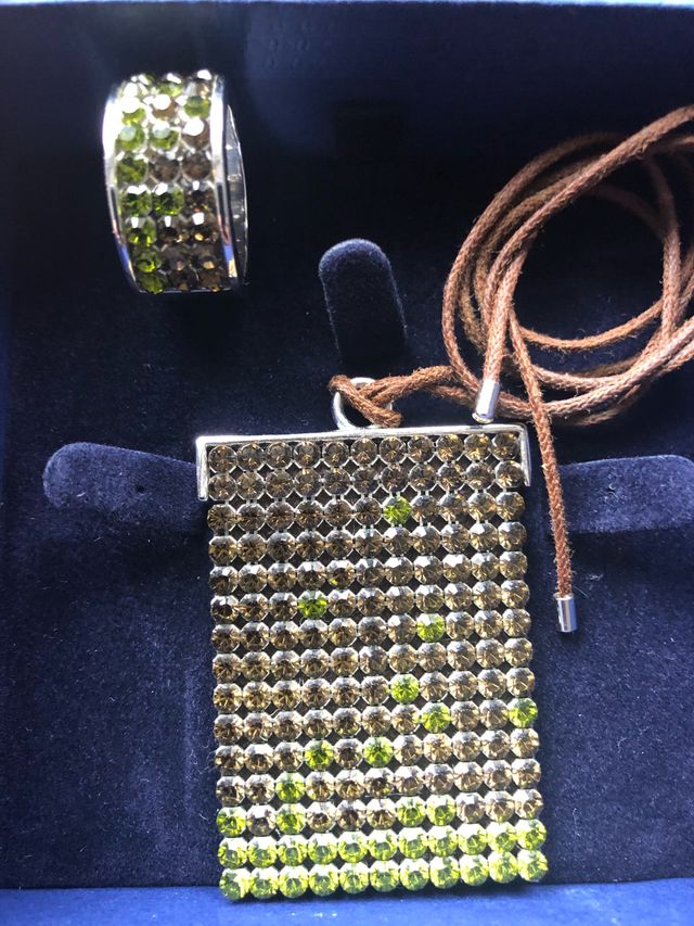 Colgante y anillo Swarovski