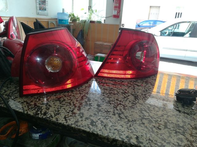 pilotos traseros Volkswagen golf 5 año 2005