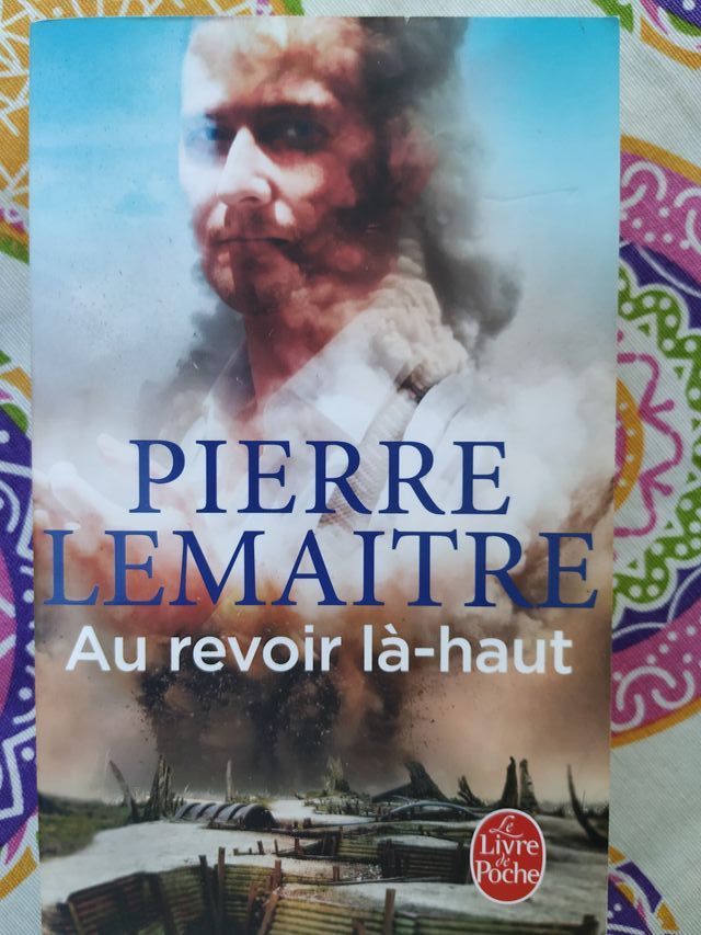 Libro francés: Au revoir là-haut, P. Lemaitre