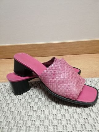 Sandalias rosa chicle N38 de segunda mano por 10 EUR en Vitoria-Gasteiz en  WALLAPOP