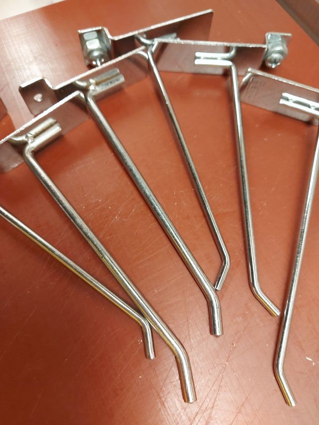 OCASION VENDO TODOS ÉSTOS GANCHOS X SÓLO 10e